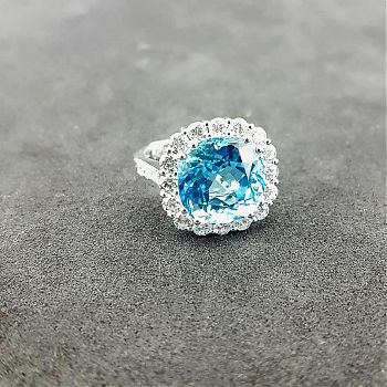 Cushion cut blue topaz